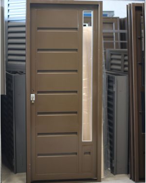 Puerta con vidrio lateral