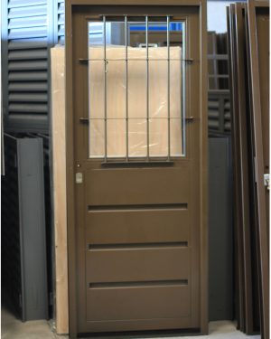 PUERTA 1/2 VIDRIO/REJA – MARCO CHAPA 18″
